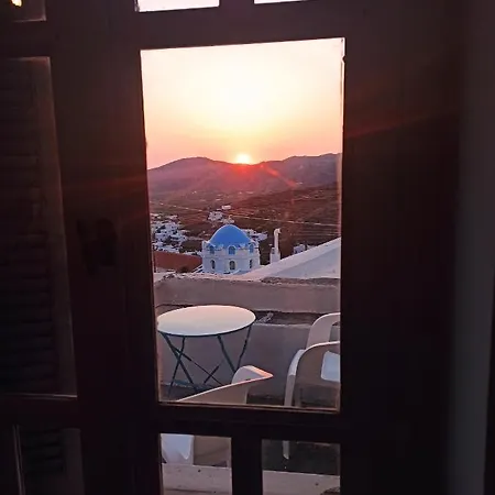 Holiday home 70m2 Neoclassic Villa, Excellent Location Great View Last House Of Village Kalloni (Tinos)