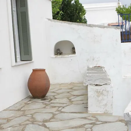 70m2 Neoclassic Villa, Excellent Location Great View Last House Of Village Holiday home Kalloni (Tinos)