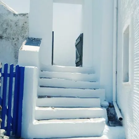 Holiday home 70m2 Neoclassic Villa, Excellent Location Great View Last House Of Village Kalloni (Tinos)